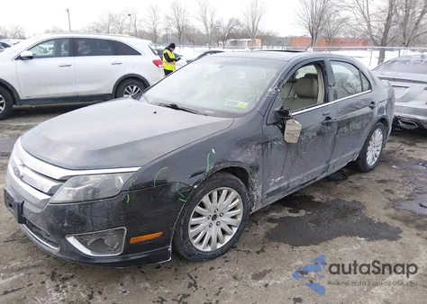 2010 Ford Fusion Hybrid z USA, uszkodzony, nr VIN 3FADP0L39AR337261
